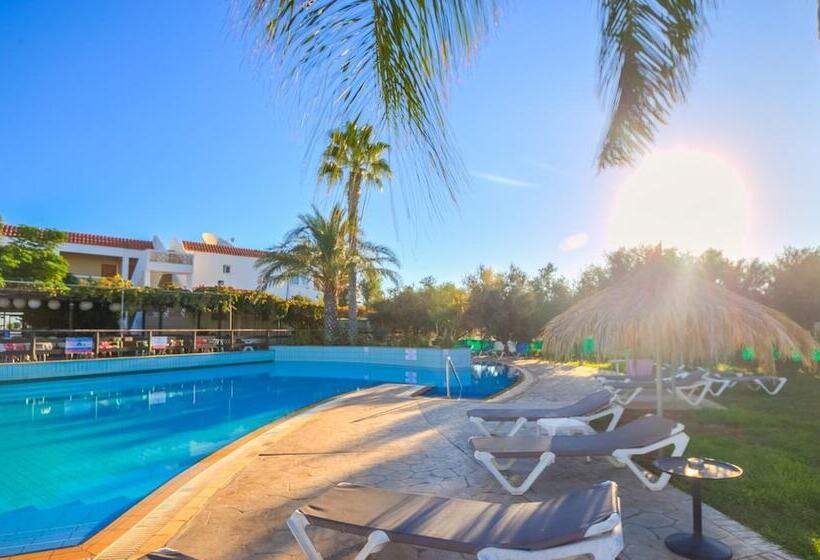 هتل Captain Karas Holidays Apartments