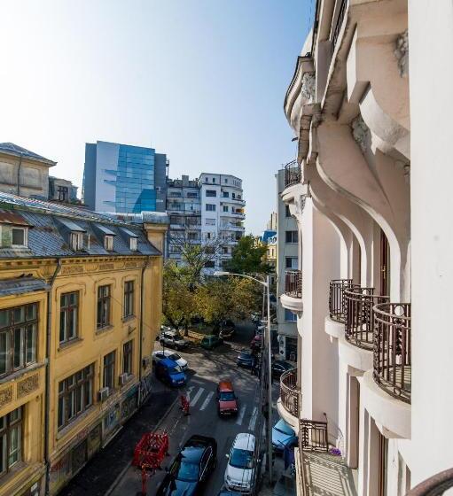 هتل Carpati Imparatul Romanilor