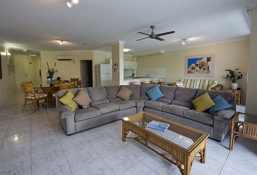 هتل Costa Royale Trinity Beach