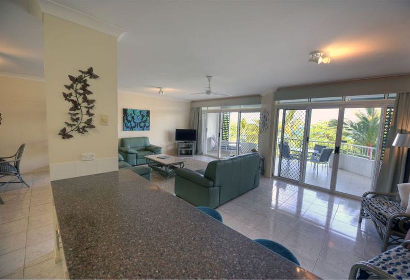 هتل Costa Royale Trinity Beach