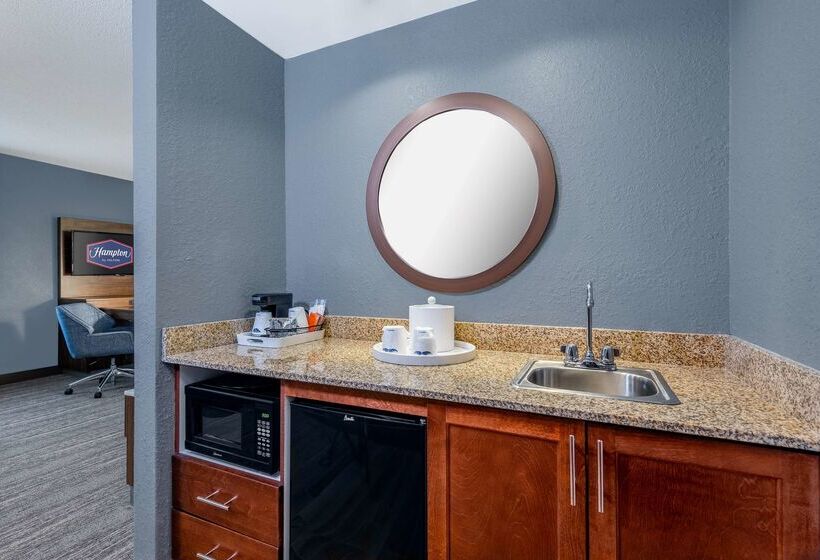 בית מלון כפרי Hampton Inn & Suites Hopkinsville