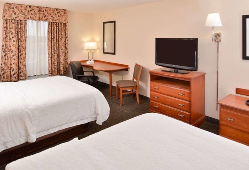 בית מלון כפרי Hampton Inn & Suites Richmond, In