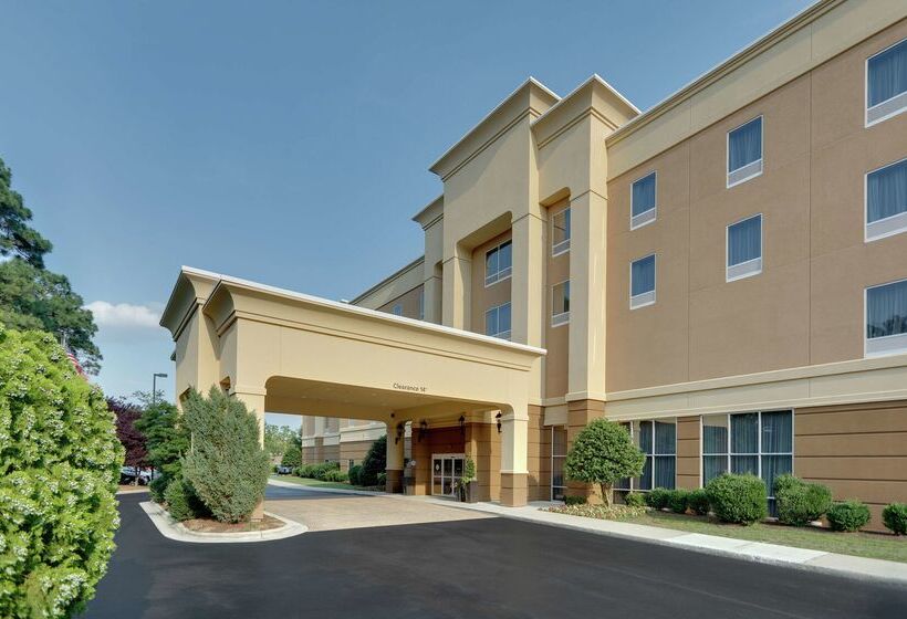 בית מלון כפרי Hampton Inn & Suites Southern Pines Pinehurst