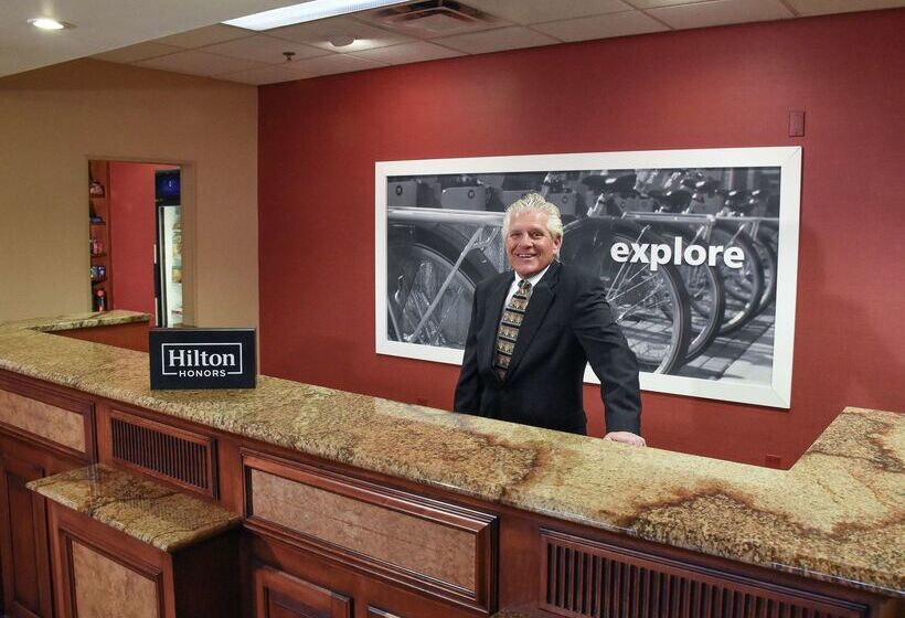 호텔 Hampton Inn & Suites Youngstown Canfield