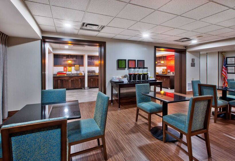 ホテル Hampton Inn Clarion