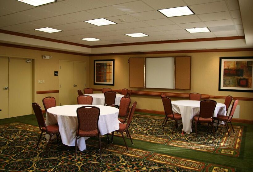 فندق Hampton Inn Clinton