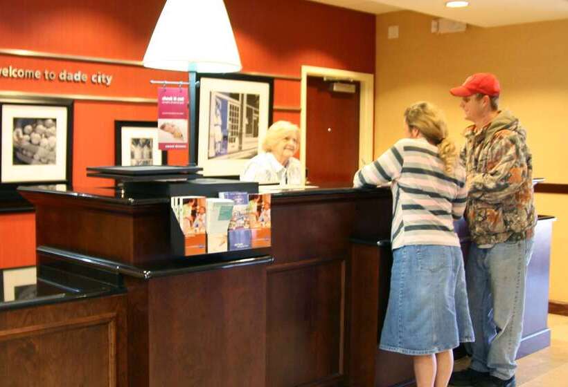 בית מלון כפרי Hampton Inn Dade City Zephyrhills