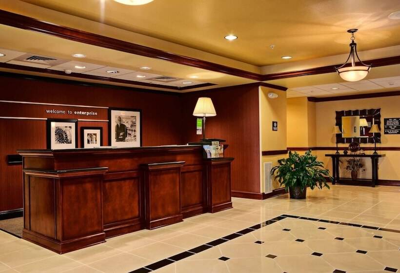 هتل Hampton Inn Enterprise