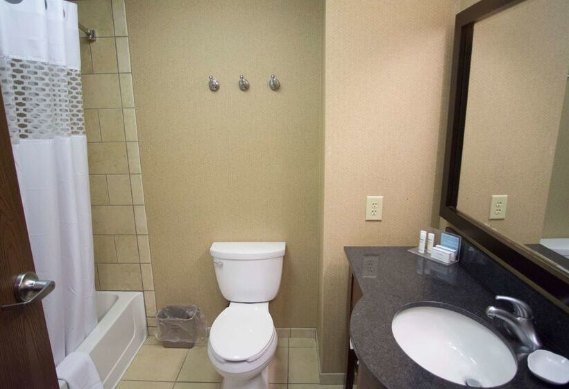 فندق Hampton Inn Warsaw