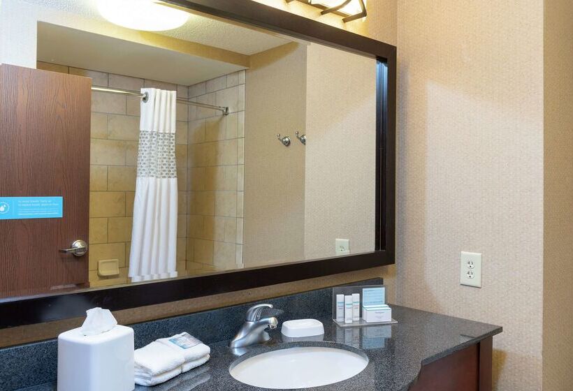 Отель Hampton Inn Warsaw