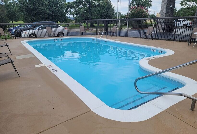 ホテル Holiday Inn Express & Suites Wilson Downtown, An Ihg