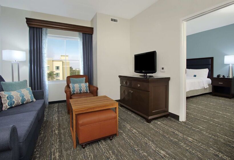 Отель Homewood Suites By Hilton Miami Airport West