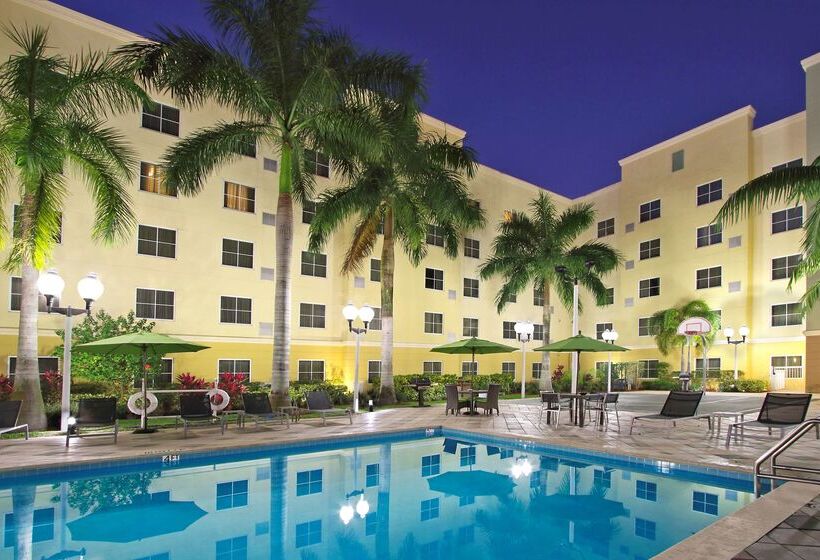 Отель Homewood Suites By Hilton Miami Airport West