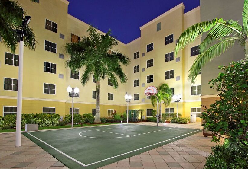 Отель Homewood Suites By Hilton Miami Airport West