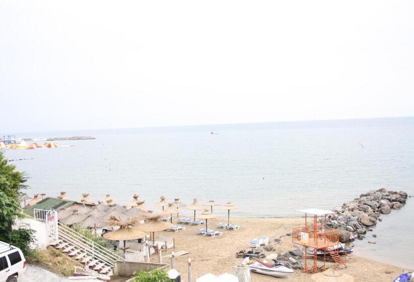 هتل Iris Beach