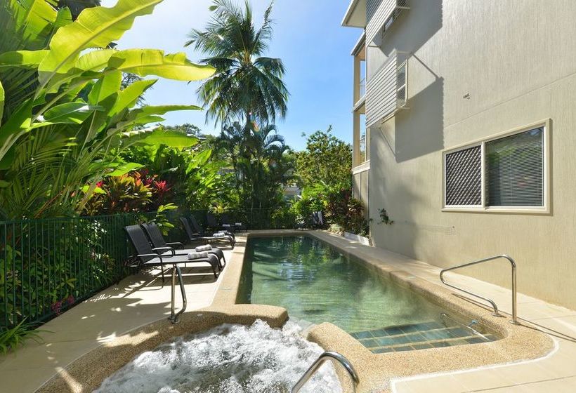 هتل Port Douglas Apartments   Adults Only Oasis