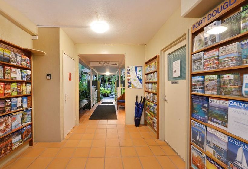 هتل Port Douglas Apartments   Adults Only Oasis
