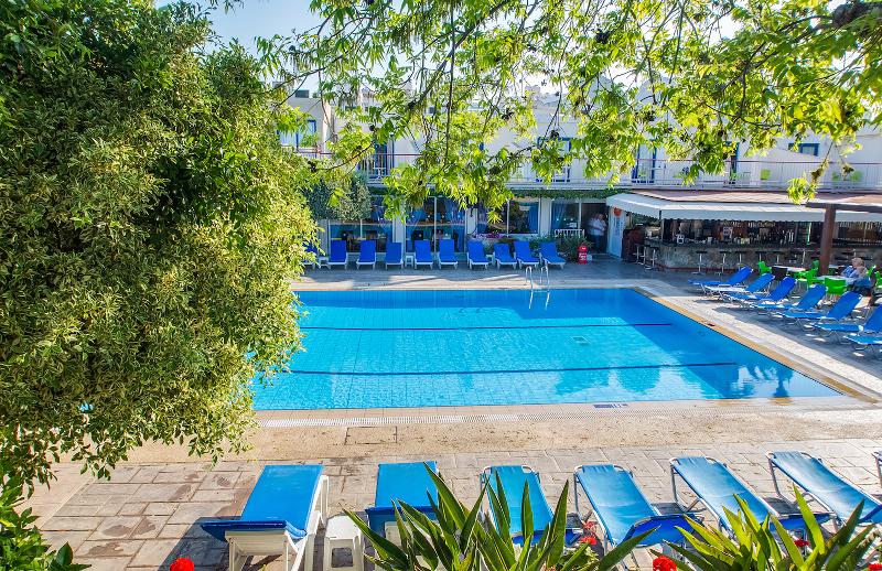Green Bungalows Hotel Apartments