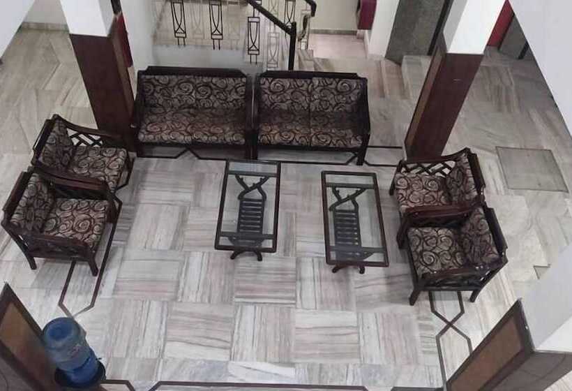 هتل Ashish Palace
