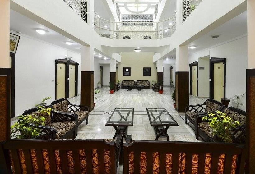 هتل Ashish Palace