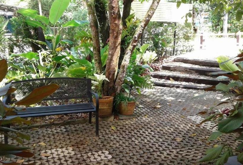 فندق At Bangsak Resort