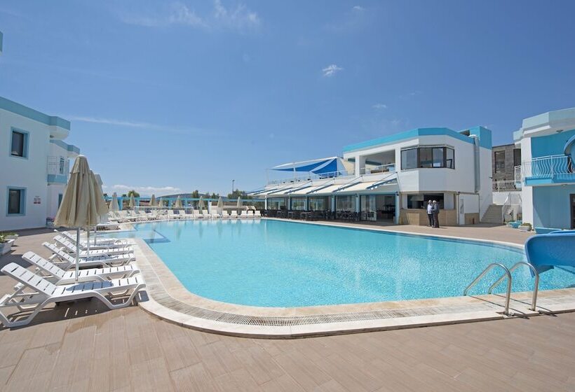 فندق Carina Resort