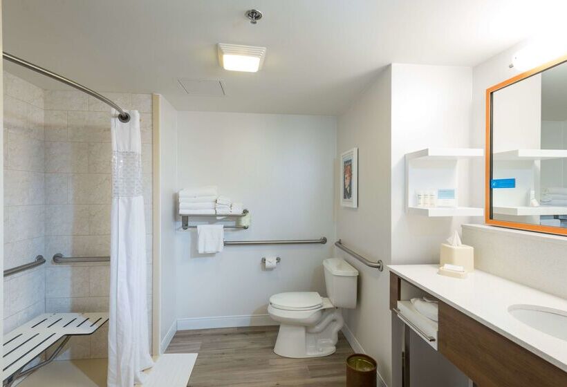 فندق Hampton Inn & Suites Jamestown