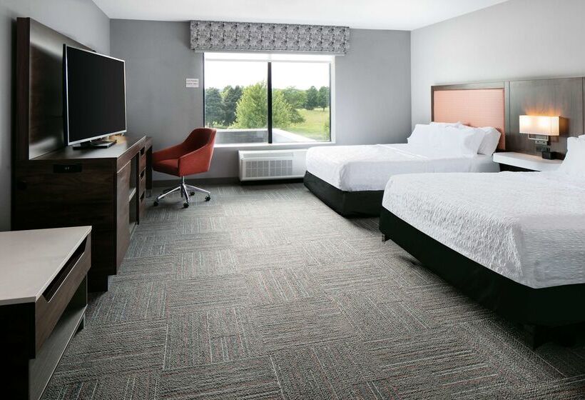 فندق Hampton Inn & Suites West Bend