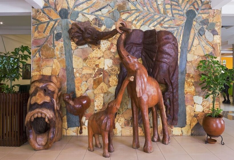 هتل Holiday Inn Accra Airport By Ihg