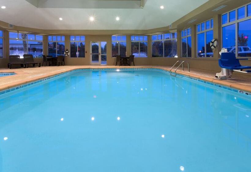 فندق Holiday Inn Express & Suites Moultrie, An Ihg