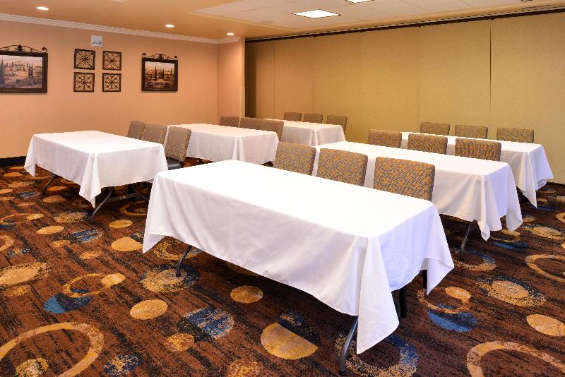 هتل Holiday Inn Express & Suites Lathrop, An Ihg
