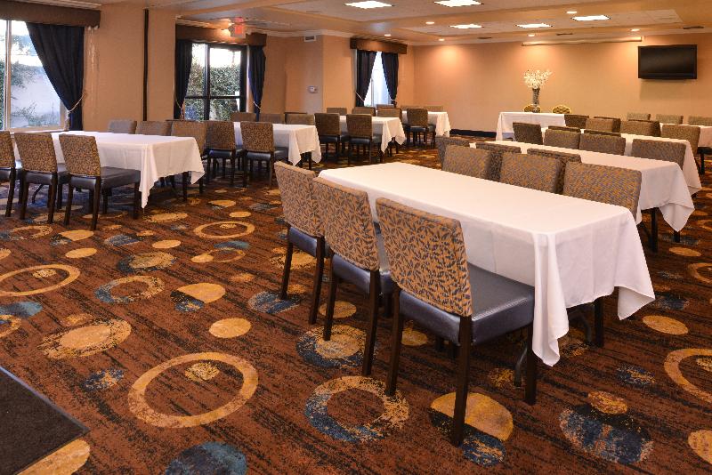 هتل Holiday Inn Express & Suites Lathrop, An Ihg