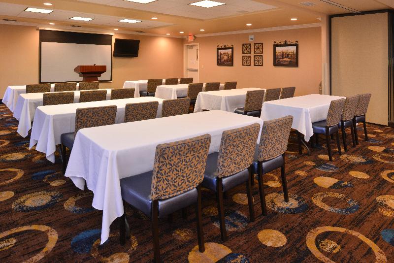 هتل Holiday Inn Express & Suites Lathrop, An Ihg