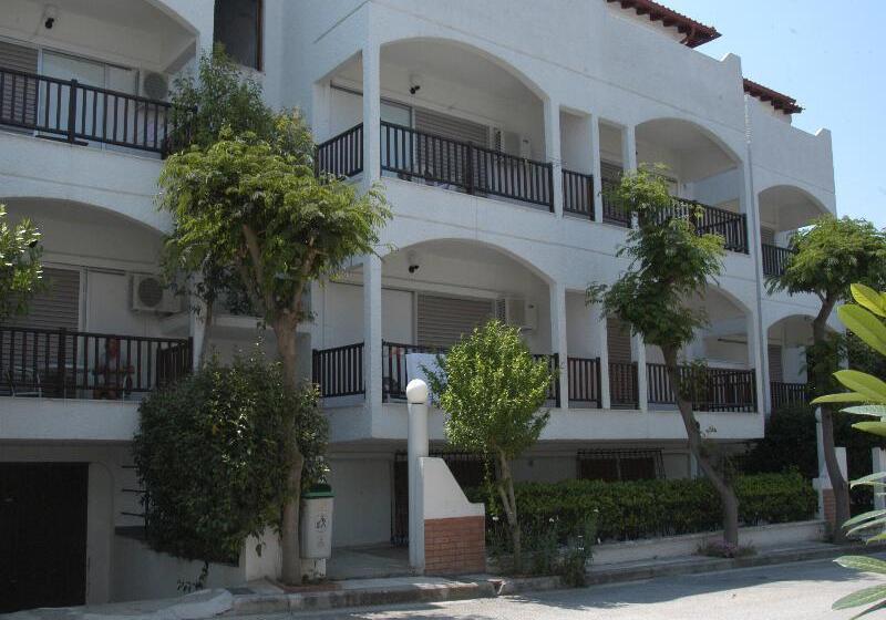 בית מלון כפרי Potidea Golden Beach