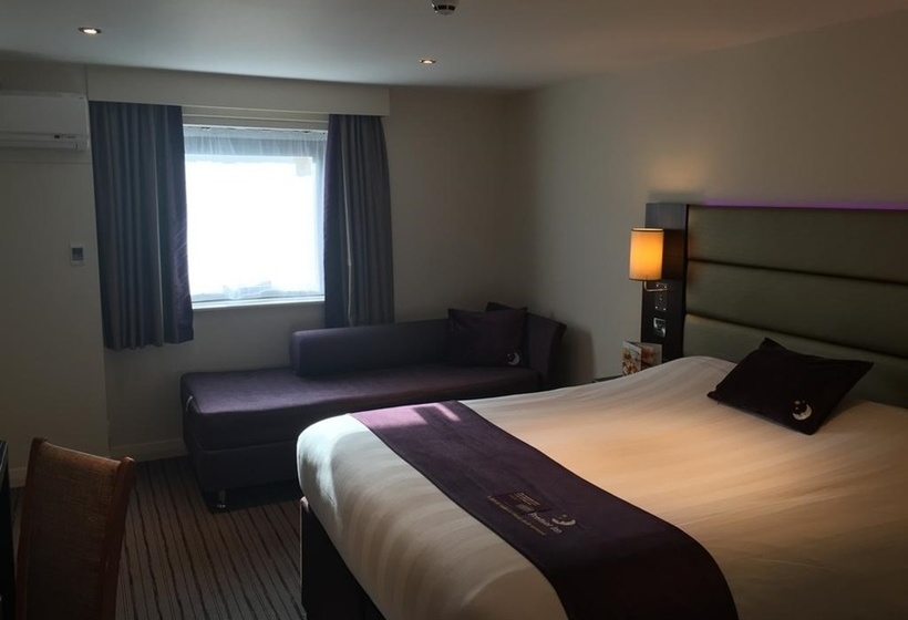 Fotos del hotel Premier Inn Wimbledon South:  8