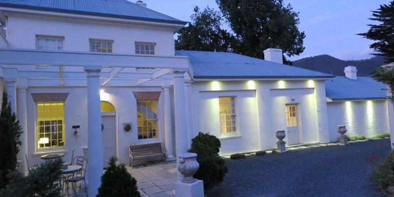 Отель The Woodbridge Waterfront Rooms