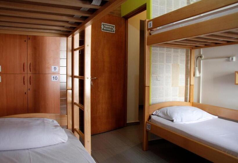 Envoy Hostel & Tours