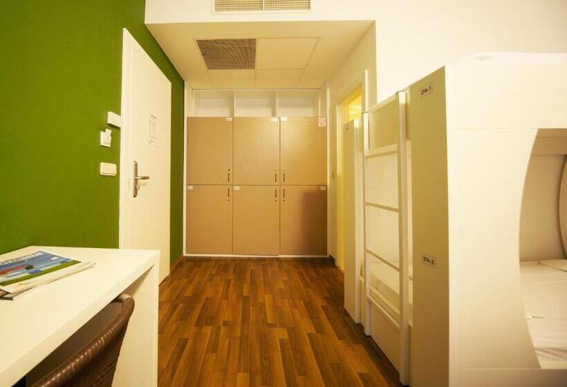 Funk Lounge Hostel