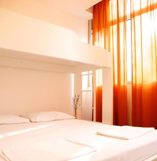 Funk Lounge Hostel