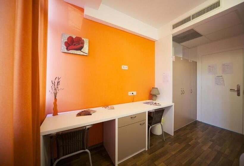 Funk Lounge Hostel