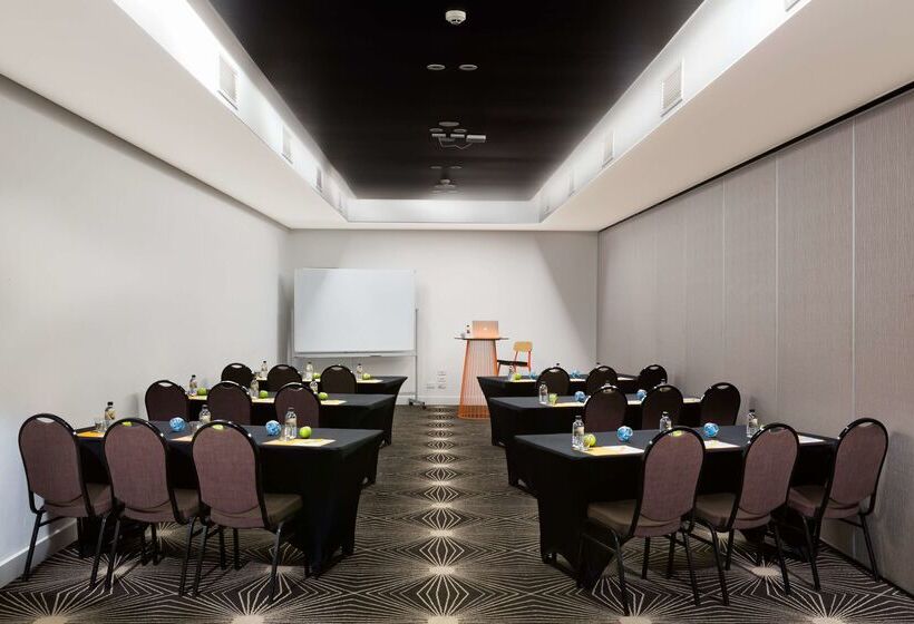 فندق Atura Dandenong