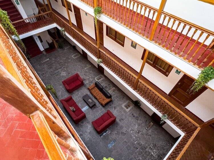 هتل Cusco Plaza Saphi