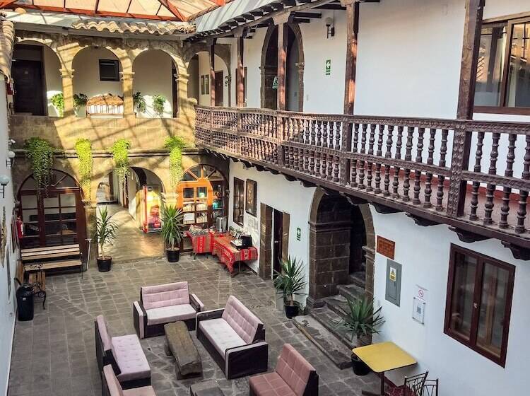 هتل Cusco Plaza Saphi