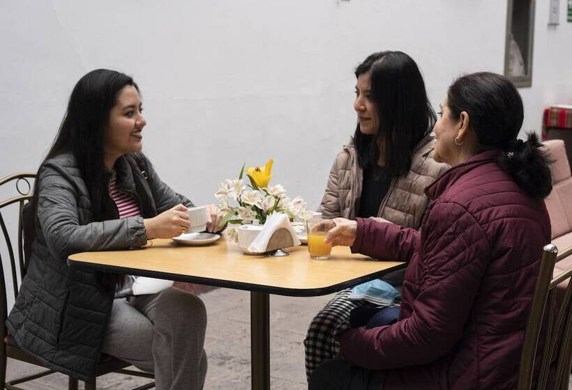 هتل Cusco Plaza Saphi
