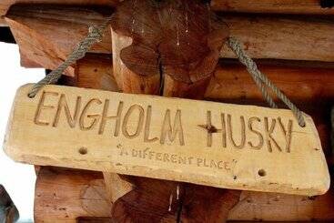 هتل Engholm Husky Design Lodge