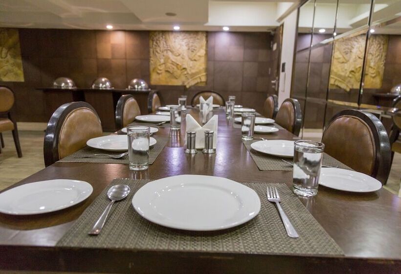 هتل Ginger Ahmedabad Vastrapur