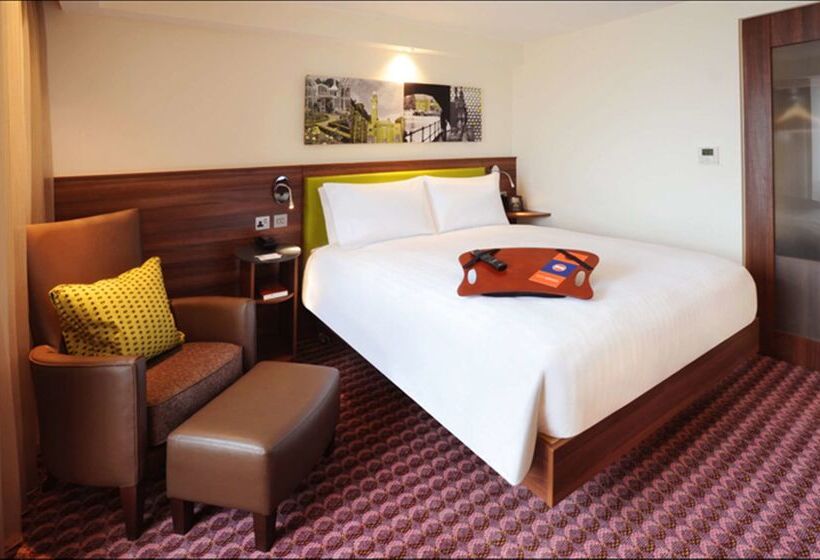 호텔 Hampton Inn Birmingham Broad Street