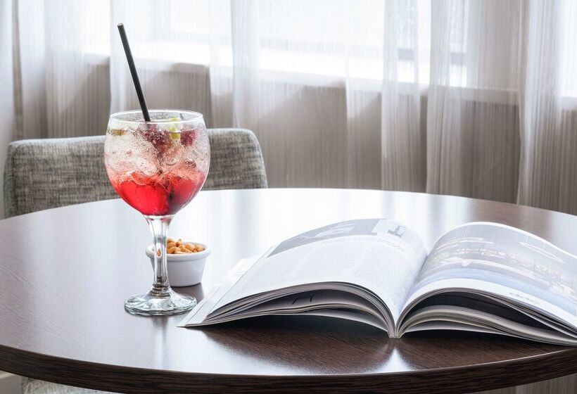 هتل Hampton By Hilton Birmingham Broad Street