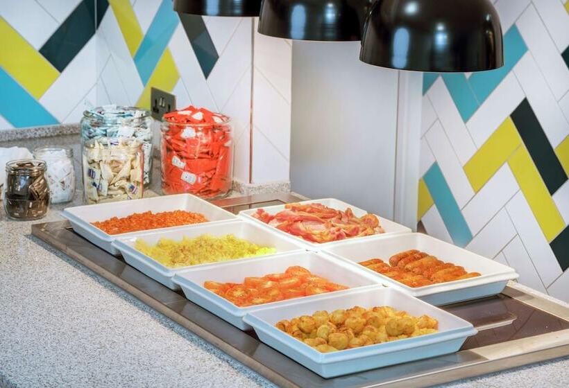 هتل Hampton By Hilton Birmingham Broad Street