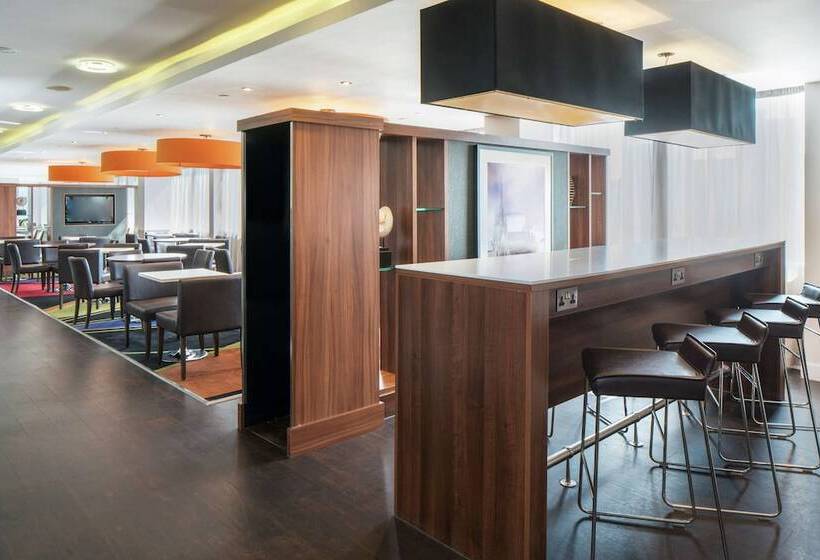 هتل Hampton By Hilton Birmingham Broad Street